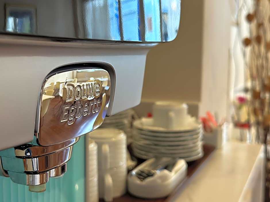 Anemoni Piraeus Hotel