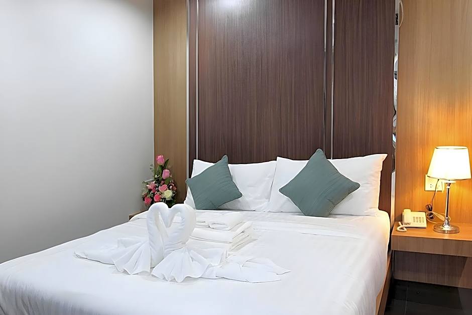 Thanburi Hotel