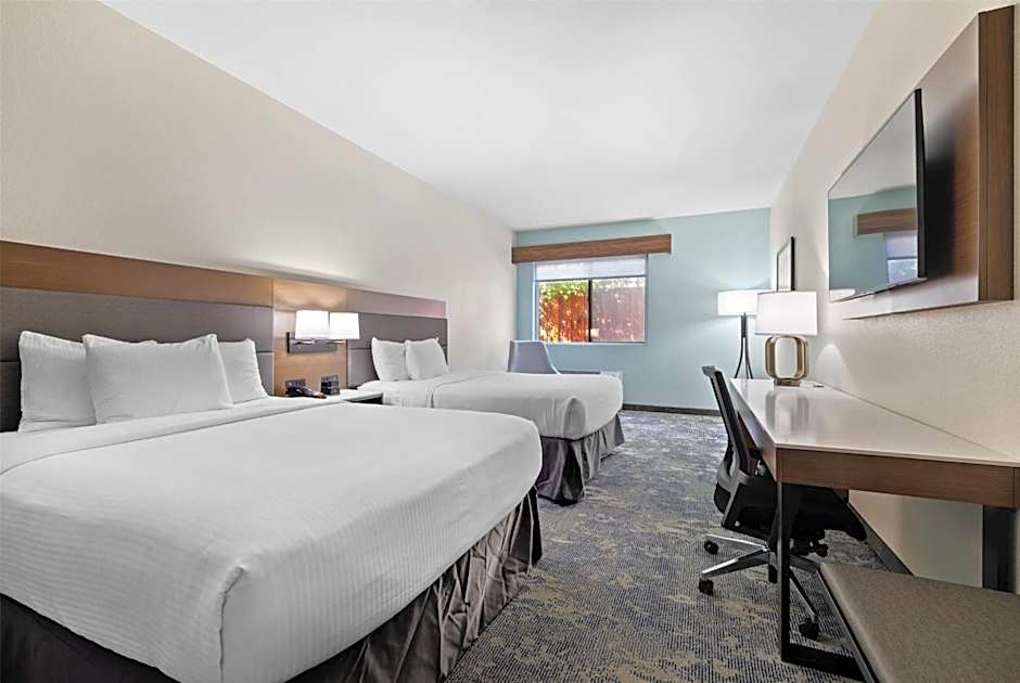 La Quinta Inn & Suites by Wyndham Santa Cruz