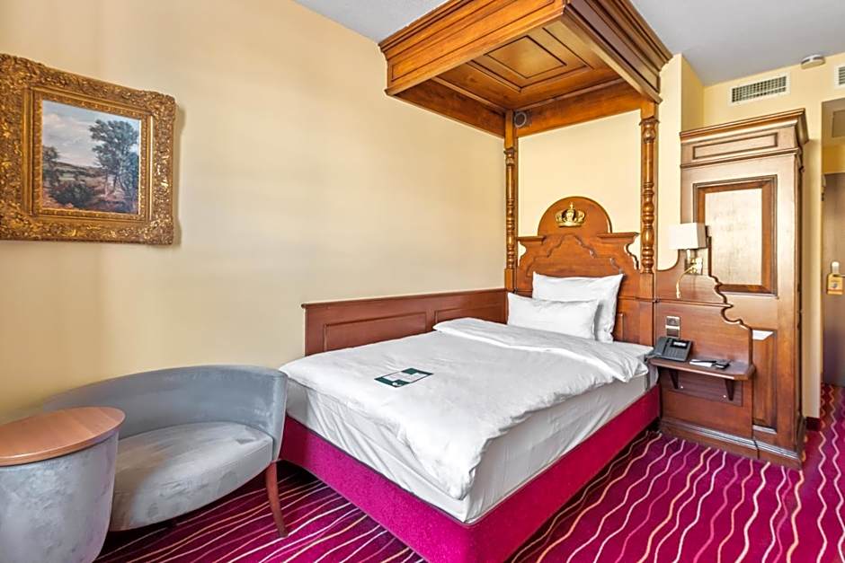 Kings Hotel First Class