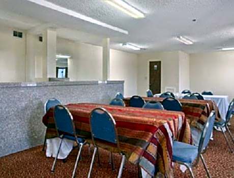 Park Hill Inn and Suites