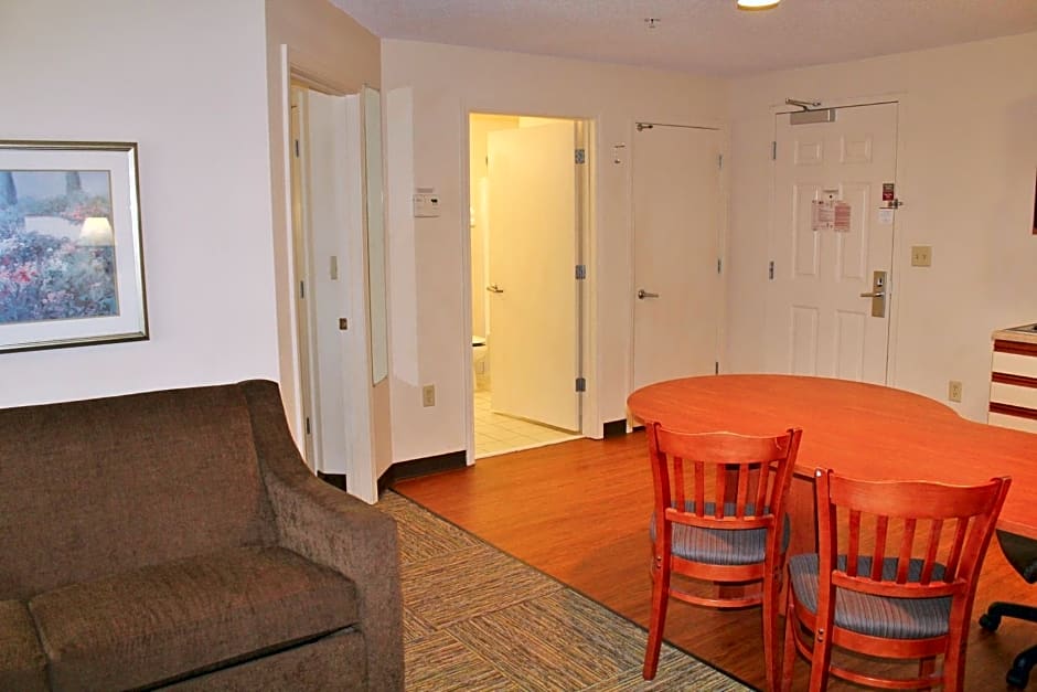 Candlewood Suites Syracuse-Airport, an IHG Hotel