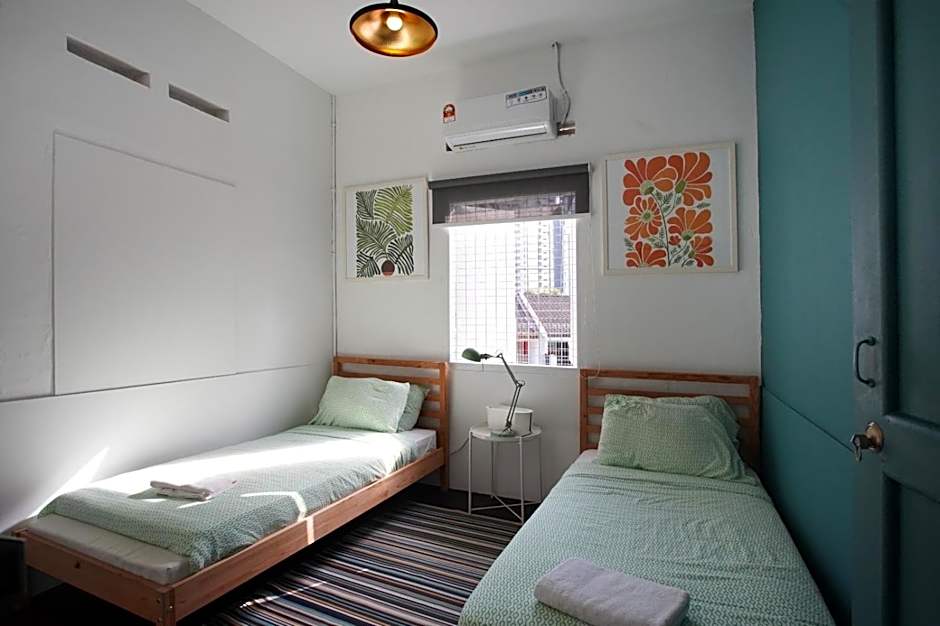 Stay SongSong Mount Erskine