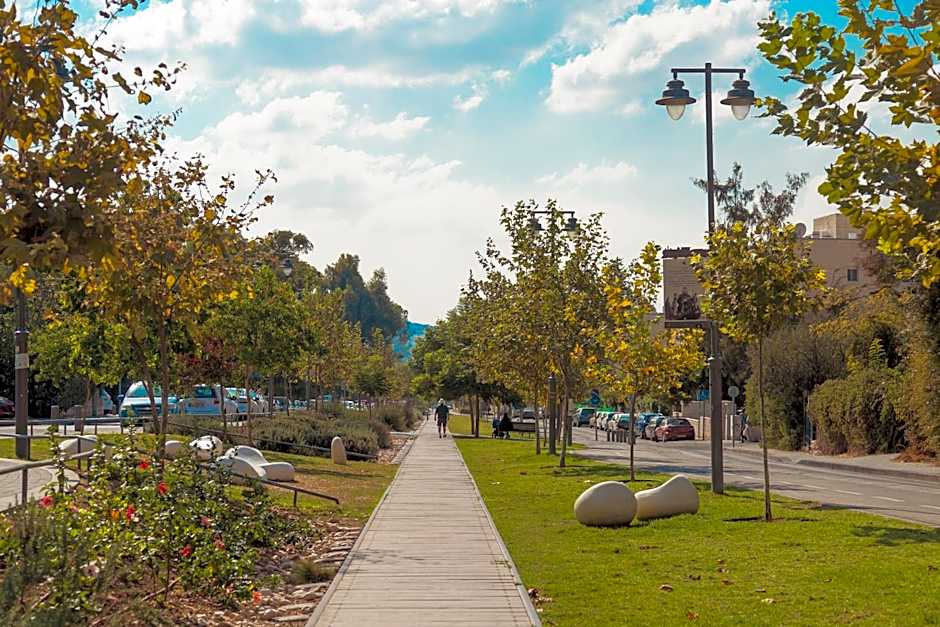 Colony Suites- Hananya St.