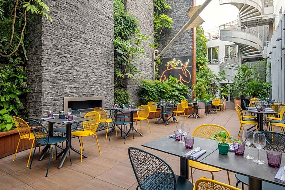 Renaissance by Marriott Paris Republique Hotel