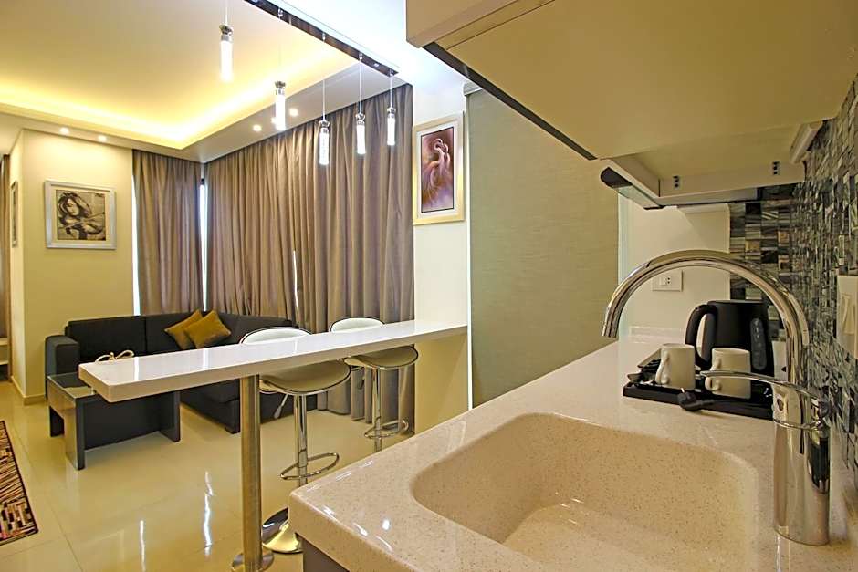 Palm Ville Suites