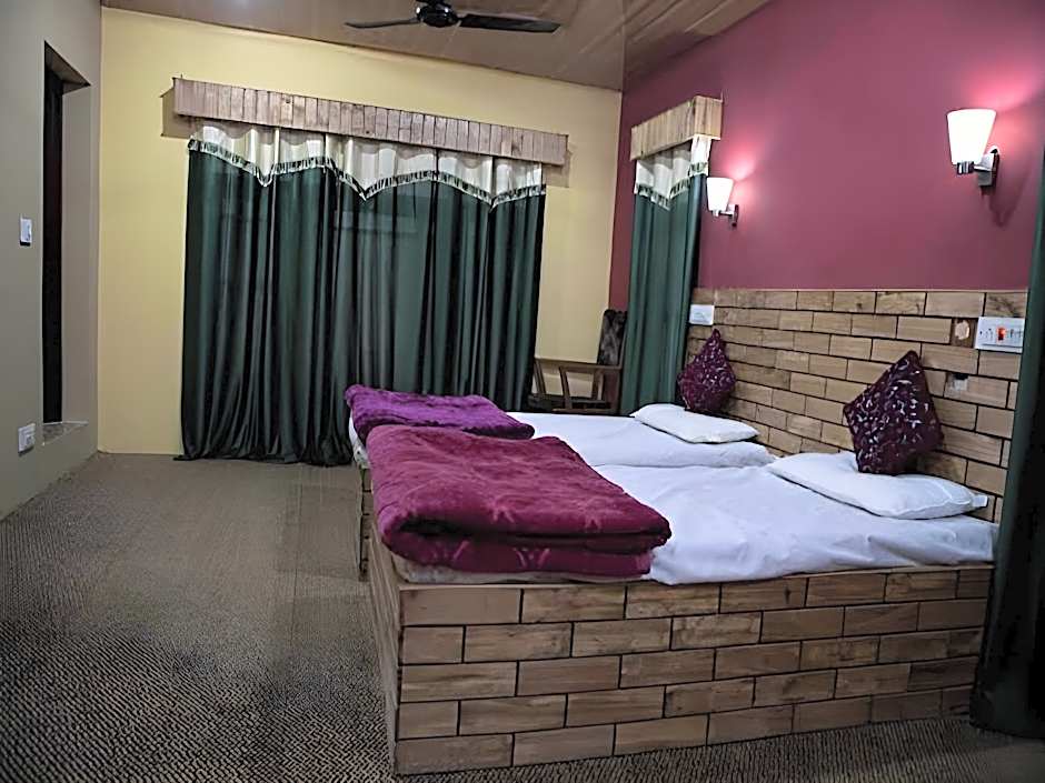Hotel Kashmir Inn