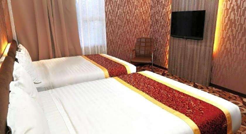 Golden Valley Hotel