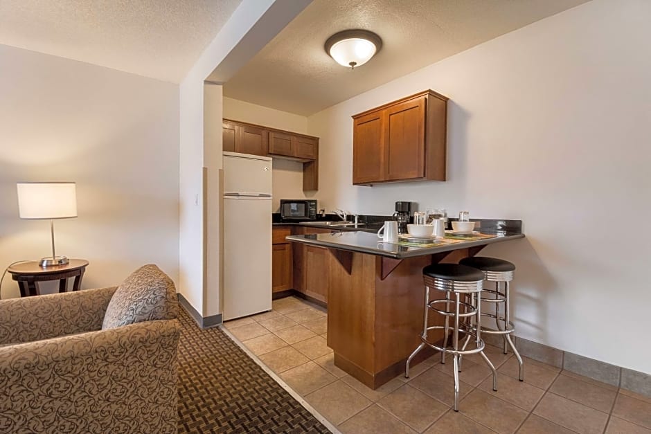 Quality Inn & Suites Airport