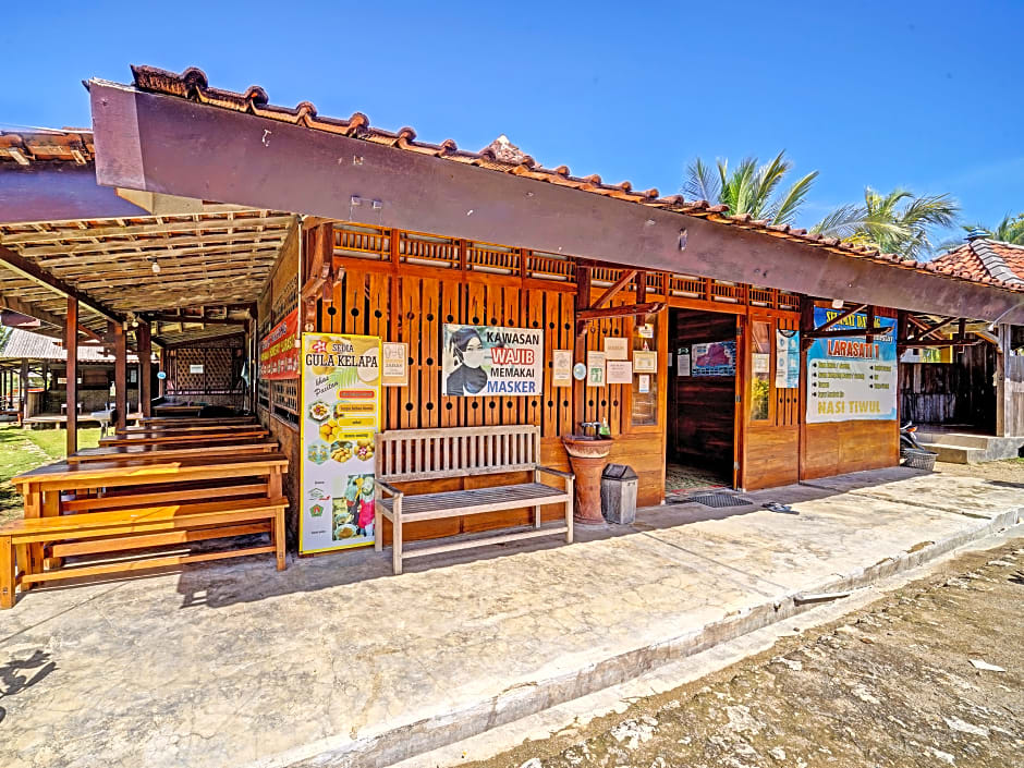 Oyo 91201 Larasati Homestay Pantai Klayar