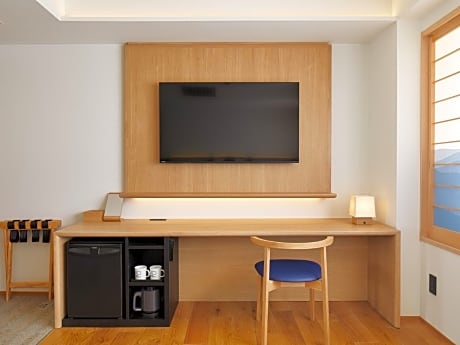 Premier Twin Room - Non-Smoking