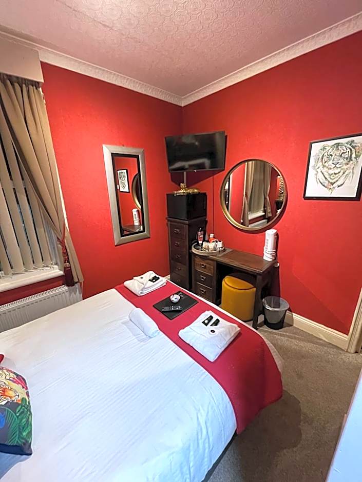Delovely Hotel