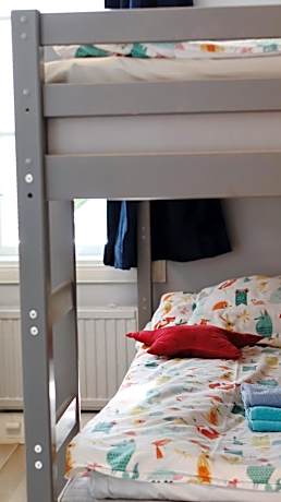 4 bed Family Hostelroom with shared shower and toilet