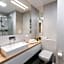 Q17 Apartments Rynek