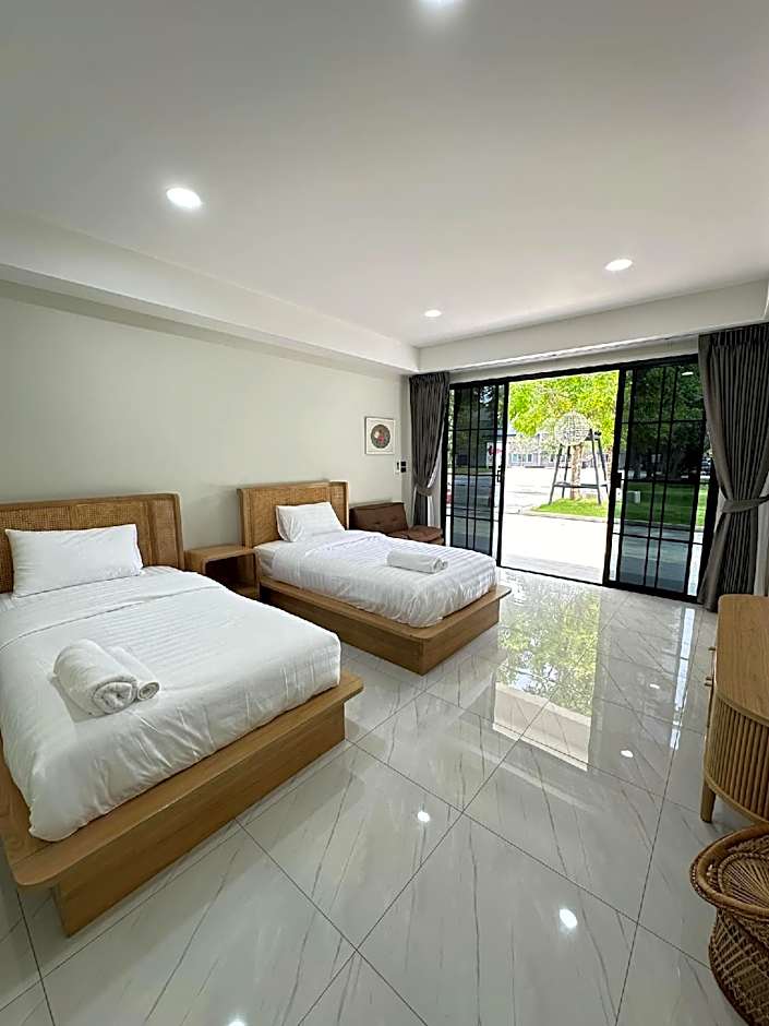 Bamboo Resort Suphanburi (in Bamboo Japanese Goods Warehouse)