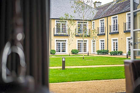 Hunter's Yard, Suite, 1 King, Garden view