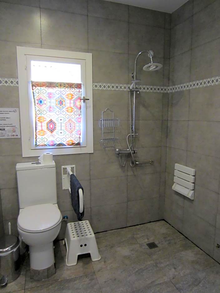 Las Hadas Albergue -solo para Peregrinos - Vegano -Bar