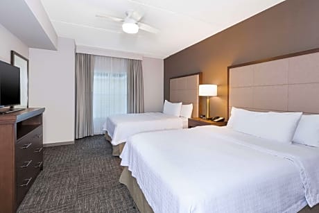 1 King or 2 Queen 2 Bedroom Accessible Tub Balcony