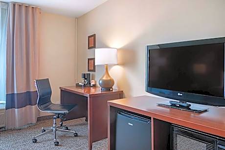 King Room - Accessible/Non-Smoking
