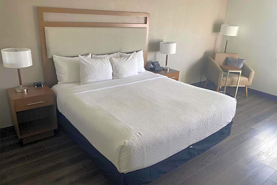 La Quinta Inn & Suites by Wyndham Fort Lauderdale Cypress Creek