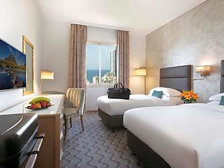 Sea View Room with Lounge Access- Twin Beds