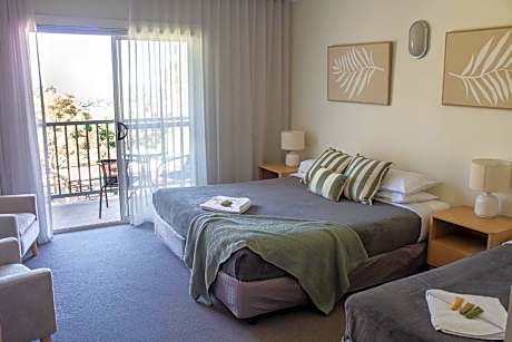 BATHURST GOLDFIELDS MOTEL at 428 CONROD STRAIGHT MOUNT PANORAMA