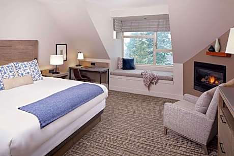 King Room with Roll-In Shower - Disability Access