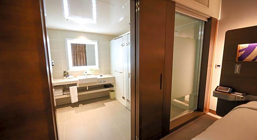 Novotel Ambassador Suwon Hotel