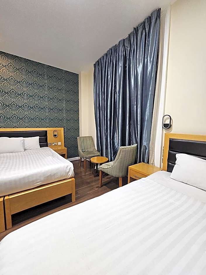 Cromwell International Hotel