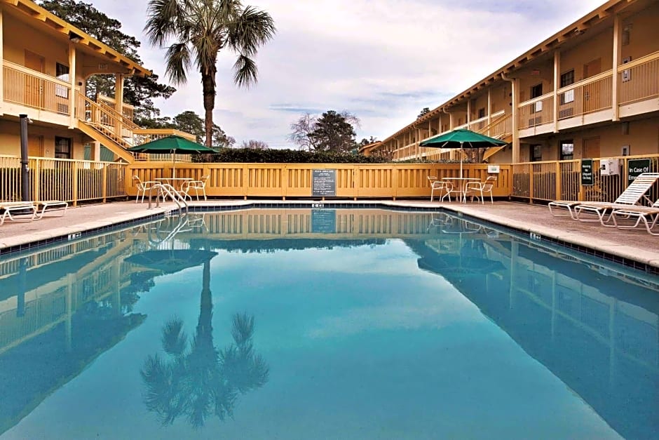 La Quinta Inn by Wyndham Savannah Midtown
