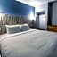 Days Inn & Suites by Wyndham Milwaukee