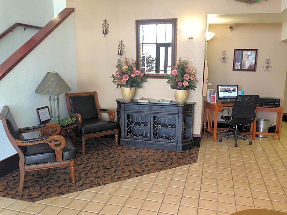 Brentwood Inn & Suites