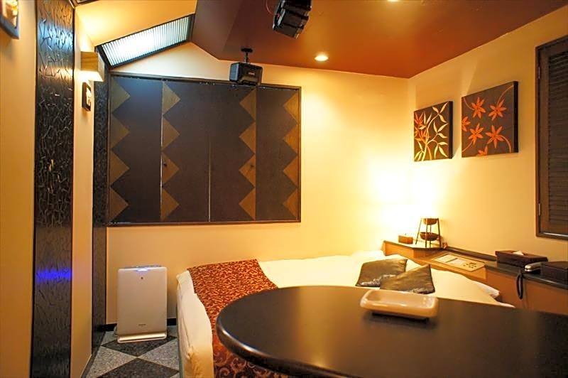 HOTEL CHECK INN BALI adult only