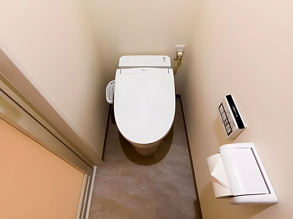 Mr.KINJO in Nica's　Makishi station