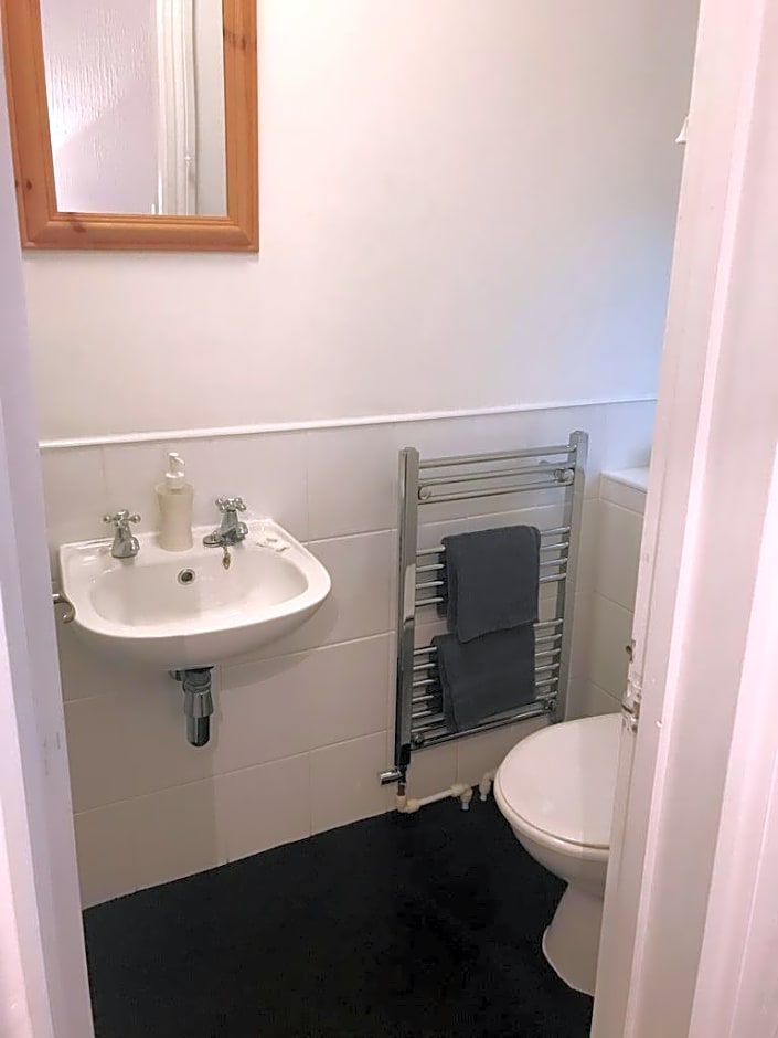 Bridgeside Guest House