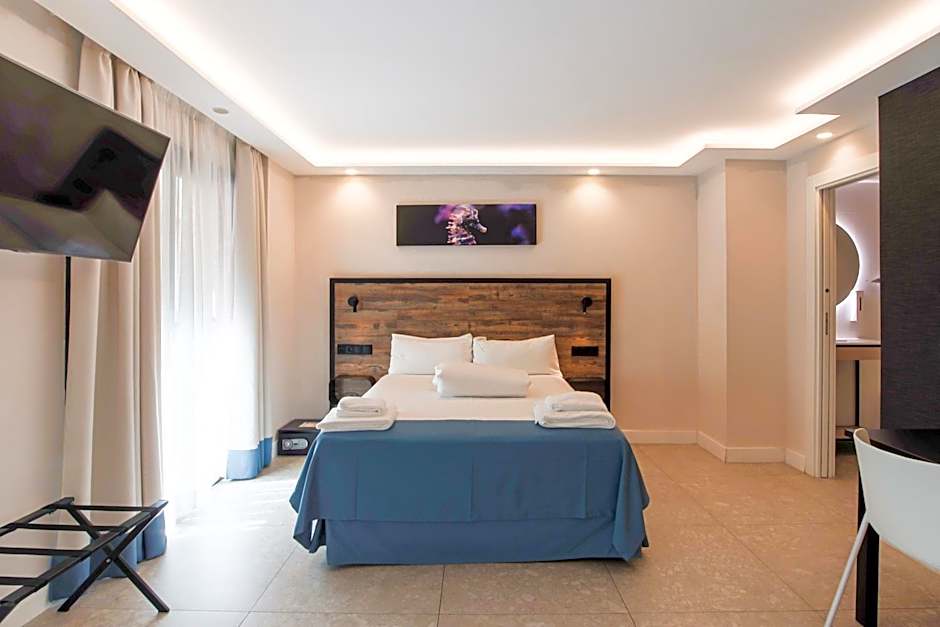 Posidonia Aparthotel