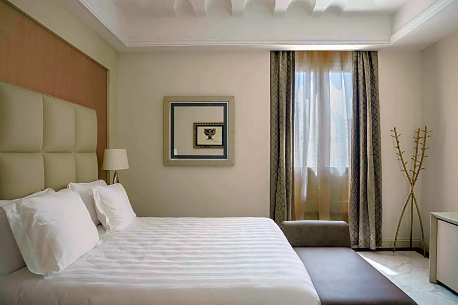 Aleph Rome Hotel, Curio Collection By Hilton
