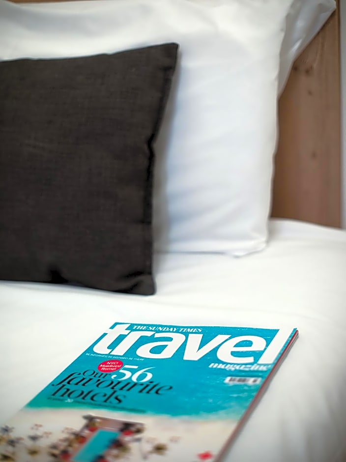 OYO TamTam Acton Hotel