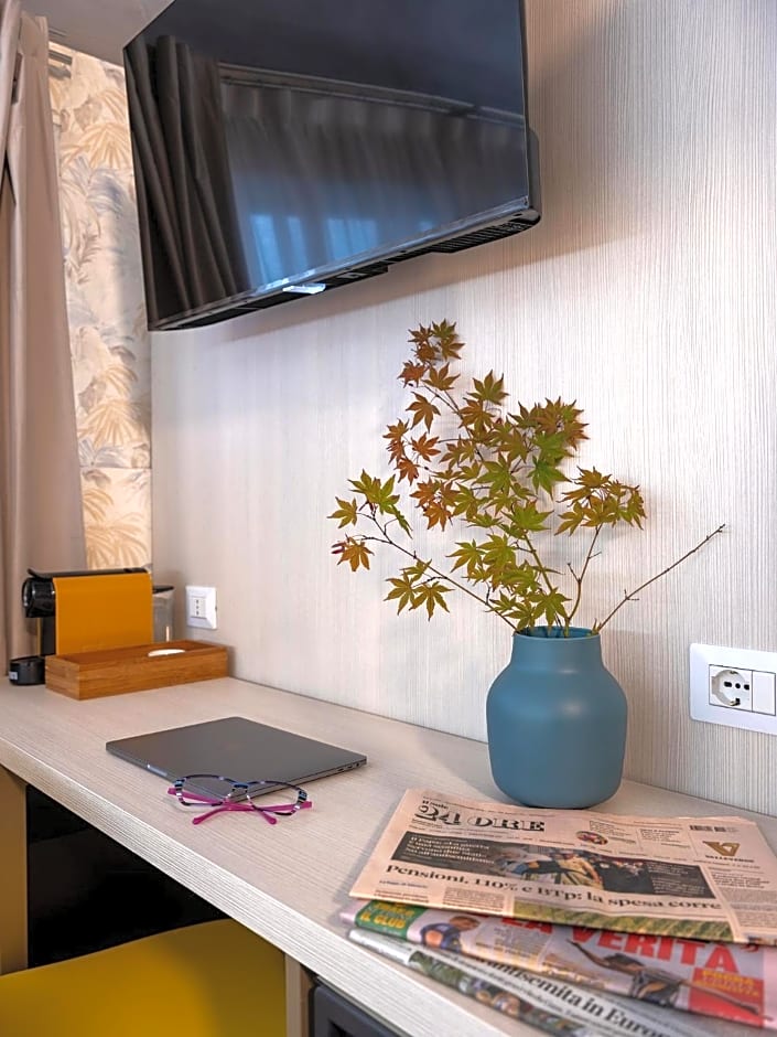 Hotel Embassy