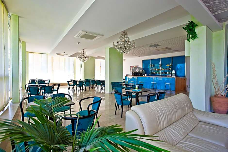 Hotel Holiday Park