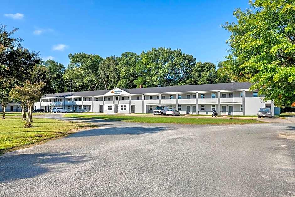 Suburban Studios Newport News - Hampton