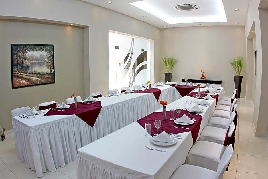 Hotel Fray Junipero Serra