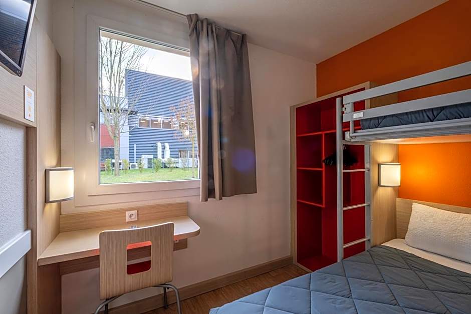 Première Classe Roissy - Aéroport CDG - Le Mesnil-Amelot