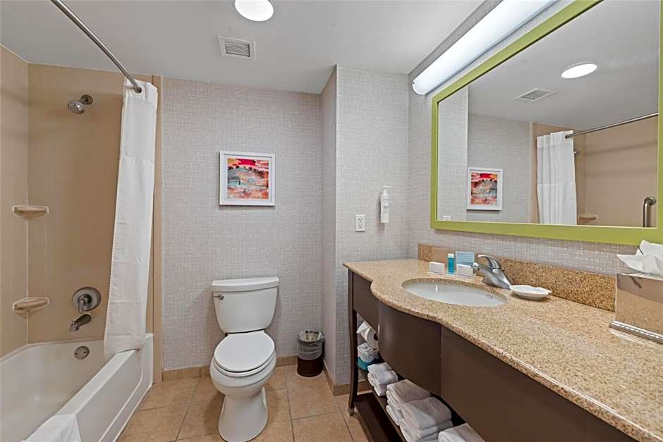 Hampton Inn By Hilton And Suites Madera