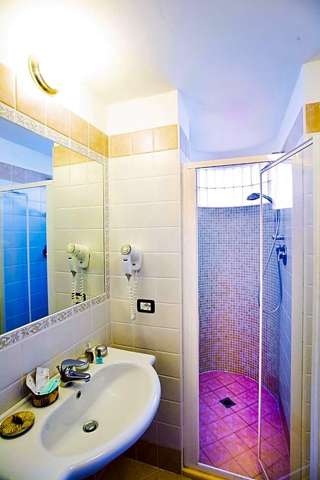 Hotel Etna - Hotel per Coppie e Famiglie con Parcheggio e Spiaggia