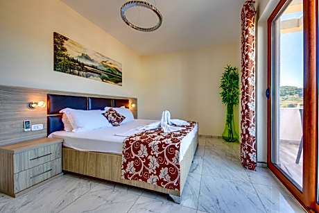 One-Bedroom Apartment with Balcony