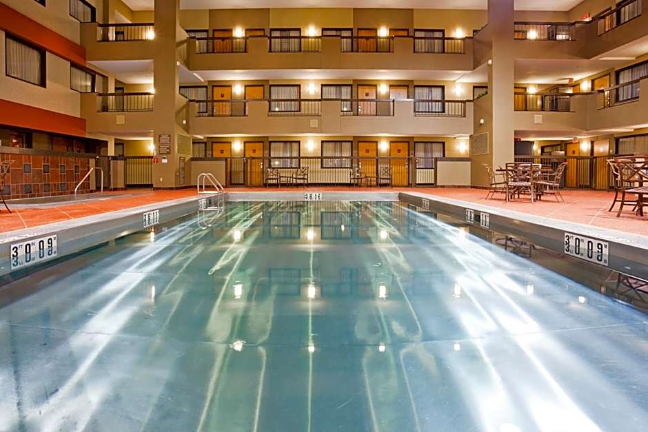 Holiday Inn & Suites Duluth-Downtown By IHG