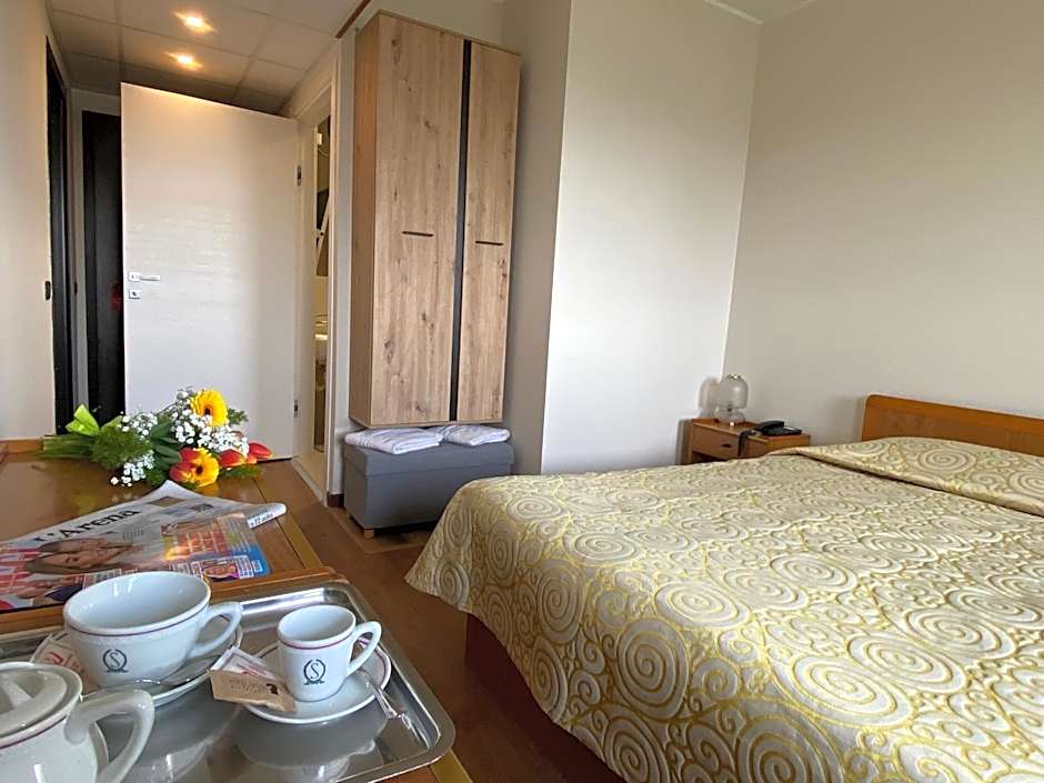 Hotel Ristorante SASSO