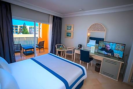 Superior King Room with View