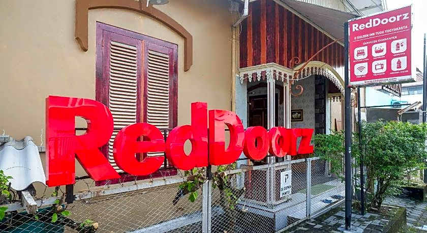 RedDoorz @ Golden Inn Tugu Yogyakarta